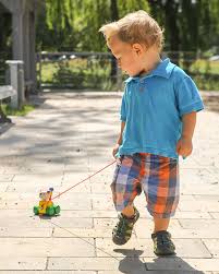 Presenting tinka tinka lyrical video in the voice of alisha chinoy from hindi movie karam dette er den officielle musikvideo til 'tinka og kongespillet'. Tinka Pull Along Cat Wooden Toys Selecta