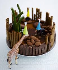 .de cumpleaños se reducen a la mínima expresión para decorar tartas, cupcakes, pastelitos,…me gusta el efecto vintage de este tipo de decoración para tartas, sencilla pero cálida al mismo tiempo. Decoracion De Tartas De Cumpleanos Decoracion Tarta Tartas Tartas De Cumpleanos Originales