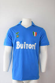 Daarnaast zorgen wij ervoor dat je je bestelde italië voetbalshirt kan laten bedrukken van een naam en rugnummer naar keuze. Tj4acejvr41ytm