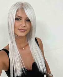 Leila Long's Instagram, Twitter & Facebook