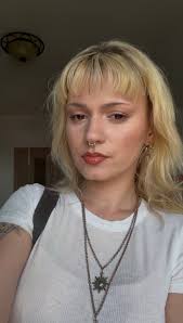 Hi everyone ✨ My name is Mara, and I am a 22 year old student who is about  to move to Madrid starting September 1st. I am looking for a room in