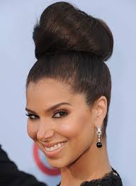 It's no secret that we also love very big buns, something that can only be made with very long hair. 50 Best Hairstyles Of This Wedding Season
