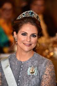 Royal Jewels of the World Message Board: Re: Nobel jewelry 2015