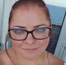 The Incredible Hidden Detail in This Photo That Made Her Husband Leave  Forever. Find more in the comments 👇