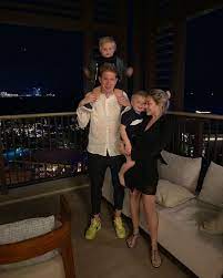 كيفين دي بروين نجم مانشستر سيتي طالع التفاصيل يقدم البلجيكي كيفين دي بروين نجم مانشستر سيتي الإنجليزي ، مستويات مذهلة مع كتيبة المدرب الإسباني بيب جوارديولا، رغم خسارة لقب الدوري الممتاز. Nike X Off White Yellow Sneakers Worn By Kevin De Bruyne On His Instagram Account Kevindebruyne Spotern