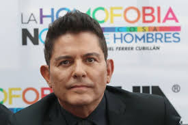 Ernesto Laguardia en el ojo del huracán por responderle mal a un reportero:  "Viejito amargado"