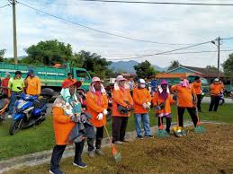 Gotong royong pun sangat sesuai dengan ajaran islam, islam menginginkan umatnya saling mencintai satu sama. Gotong Royong Pupuk Perpaduan Masyarakat