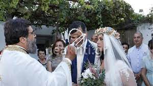 Γεννήθηκε στις 30 δεκεμβρίου 1979 στην αθήνα και μεγάλωσε στη περιοχή του παλαιού ψυχικού. Pantreythke H H8opoios Maria Tzompanakh Sthn Ekklhsia Th Synodeyse O Gios Ths