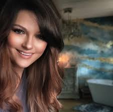 Oh, 1991 Glamour Shots, you're so hilarious! Debi's Design Diary here's  mine. 😂😂 People...notice the color I'm wearing!👇🏻👇🏻👇🏻👇🏻