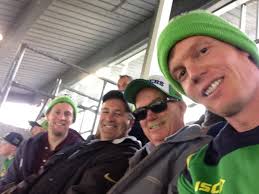 Michael Knee (@KneeMichael)