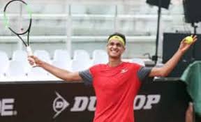 10/04 italy's sonego to meet defending champion djere in cagliari final. Sonego O Son Desto Dopo Djokovic Il Tennista Azzurro Si Sbarazza Di Evans E Vola In Finale A Vienna Sport