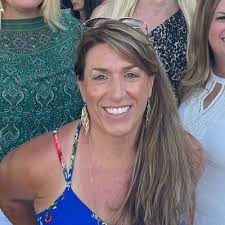 Jennifer Benevides's Instagram, Twitter & Facebook