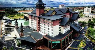 Walaupun jebat dianggap 'hero' pada zaman ini, 600 tahun yang lampau ia adalah bertentangan dengan tatasusila dalam sistem feudal melaka. About The Mudzaffar Hotel Melaka The Mudzaffar Hotel