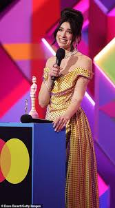 They've lost a band member, gained two babies, and as of may 11, they've made history at this year's brit awards. U 5e Gq2ajcegm