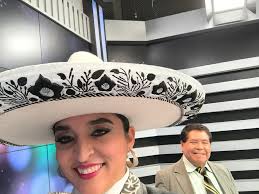 Muchísimas gracias por la invitación al programa Aquí Nomás, fue un tarde  muy amena!!! Gracias a mi Mtro Fidel Rivera por tener el honor de  acompañarme en sus canciones, y a nuestra