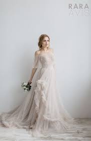 Dreamy Romantic Rara Avis Wedding Bloom Collection Be Modish Wedding Dress Flowy Perfect Wedding Dress Trendy Wedding Dresses