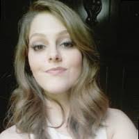 Beatriz Neumann's Instagram, Twitter & Facebook