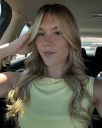 Caitlin Goins's Instagram, Twitter & Facebook