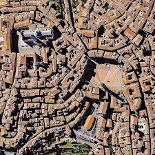 Piazza Del Campo And Piazza Del Duomo Siena Tuscany Italy Piazza Del Campo Is Located Between The Three Hills On Which The Cit Siena Tuscany Italy City