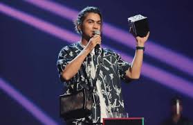 Lagu tema untuk anugerah meletop era 2019! Senarai Penuh Keputusan Pemenang Anugerah Meletop Era Ame 2020 Iluminasi