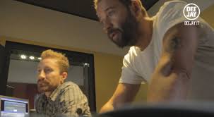 Fabio volo ti aspetta in diretta da lunedì a venerdì alle 9. Rassegna Stampa Radio Deejay 25 05 2015 Il Volo Del Mattino Mattia Miraglio 50000km A Piedi
