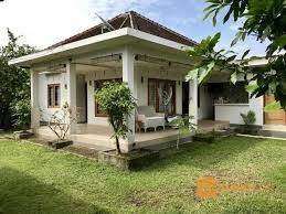 Banyak contoh gambar halaman rumah yang cantik dapat kamu adopsi sesuai selera dan kebutuhan. Rumah Asri Halaman Luas Di Sandik Gunung Sari Kab Lombok Barat Jualo