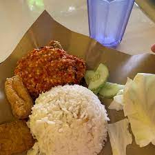 Samping kanan wisma indovision 1. Ayam Gepuk Pak Gembus Bangsar Bangsar Utama 2 Tips