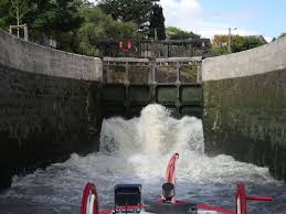 Résultat de recherche d'images pour "canal du midi écluse"