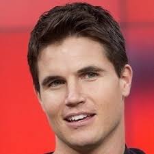 Robbie Amell