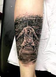 Ronaldos sohn hat sich bereits vieles vom vater abgeschaut. 83 Kleine Tattoo Manner Ideen Kleine Tattoo Manner Tatowierungen Tattoo Ideen Manner
