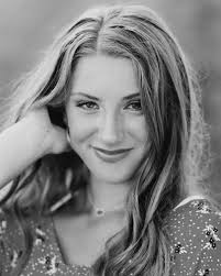 32 to graduate from Oakland-Craig