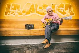 Nel 1992 è ospite del maurizio costanzo show. Antonio Costanzo Aarso