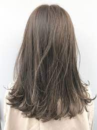 透明感たっぷりハイライトグレージュ 吉祥寺の美容室 アンアミ キチジョウジ un ami kichijoji スタイリスト岸 直美のヘアスタイル ヘアアレンジ 髪型 lala ララ オリーブ ヘアカラー 髪色 ミルクティー 髪 色