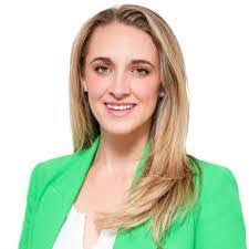 Donna Simeone's Instagram, Twitter & Facebook