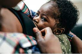 Breastfeeding in public: How to pull it off in comfort - ParentsTogether