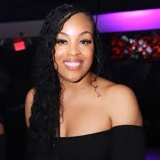 Nikita Warren's Instagram, Twitter & Facebook