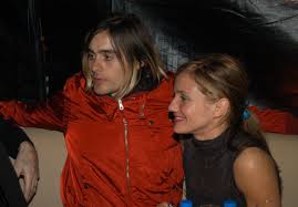 His mother died when dean was nine, and he was subsequently raised on a farm by his aunt and uncle in fairmount, indiana. Auf Twitter 9 Jared Leto Cameron Diaz 1999 2004