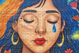 BOGOTÁ 🐦👩‍🦰🐶 Por último la obra digital salta a estas prendas: chaqueta  y una tula, resultado del premio y alianza junto a los cracks de  @bogotowndcalidad. Bogotá en una prenda para llevar