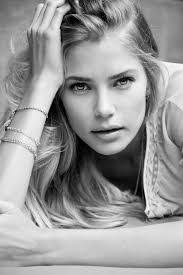 Tori Praver's Instagram, Twitter & Facebook