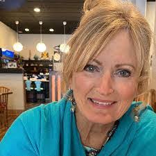 Leann Mobley's Instagram, Twitter & Facebook