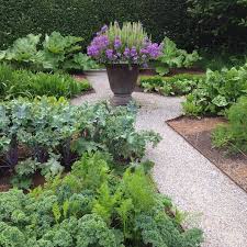 Ina Garten S Garden Photos How To Recreate The Barefoot Contessa S Garden Rock Garden Landscaping Vegetable Garden Front Garden Design