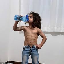 Everyone seems to be asking for a quick and short schedule, so i put together a 2 weeks schedule to help you get. This 5 Year Old Boy With Mini Six Pack Abs Become An Online Sensation Video