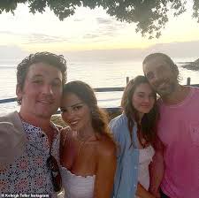 Teller and sperry have been together since may 2013 and met at a party for the black keys. Kr9bia0fdunsym