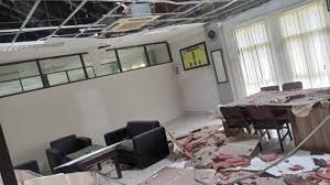 · jika sumber gempa bumi berada di dasar lautan maka bisa membangkitkan. Atap Gedung Dprd Dan Kantor Bupati Blitar Ambrol Diguncang Gempa Malang Suara Jatim