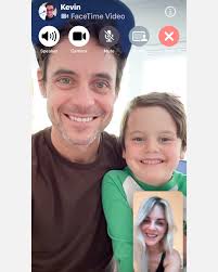 Ali Fedotowsky-Manno