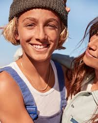 It's next to impossible not to love them. Julia, Dash and Donnie. 💎