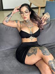 TW Pornstars - Isabelle Goncalves. Twitter. Do you like bodies with curves,  love? link in my bio bb. 1:19 PM - 6 May 2023