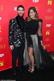 Résultat de recherche d'images pour "Criss Gets Fits"