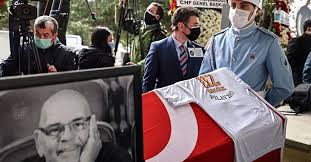 Babasının ardından büyük bir yıkım yaşayan öztekin'in dün sosyal medya hesabından yaptığı paylaşım takipçilerini ikiye böldü. Pelin Oztekin Den Babasi Rasim Oztekin E Veda