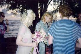 Jul 03, 2021 · #27. 25 Years Ago Kurt Cobain And Courtney Love Were Married In Secret On A Clifftop